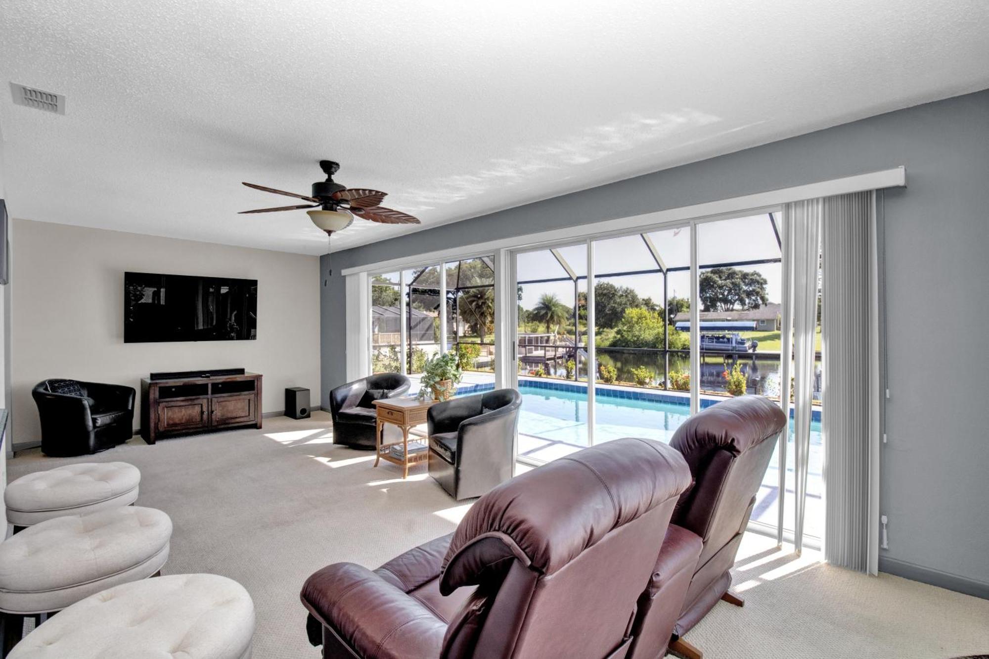 Pet Friendly Canal Front 3-Bedroom Grand Villa With Pool, Linai And Dock Port Charlotte Εξωτερικό φωτογραφία